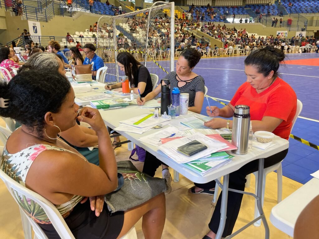 2 mil pessoas são atendidas em um único dia no mutirão do CadÚnico