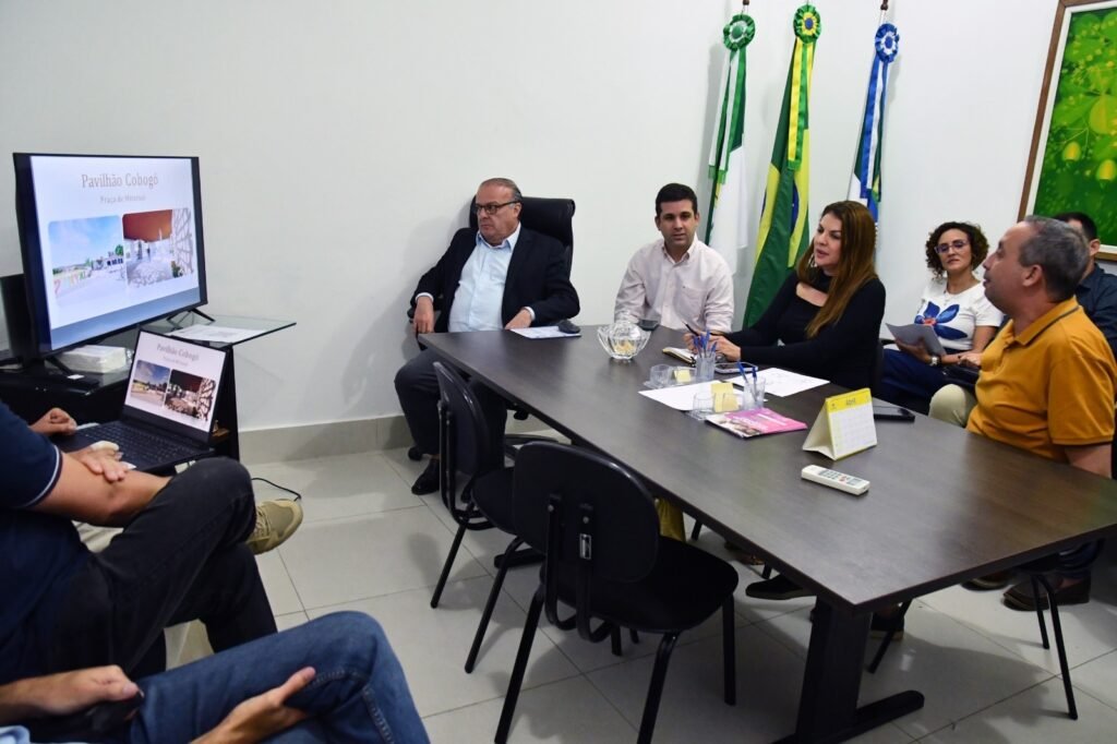 Prefeito de Natal discute novo projeto para a Praça da Árvore de Mirassol