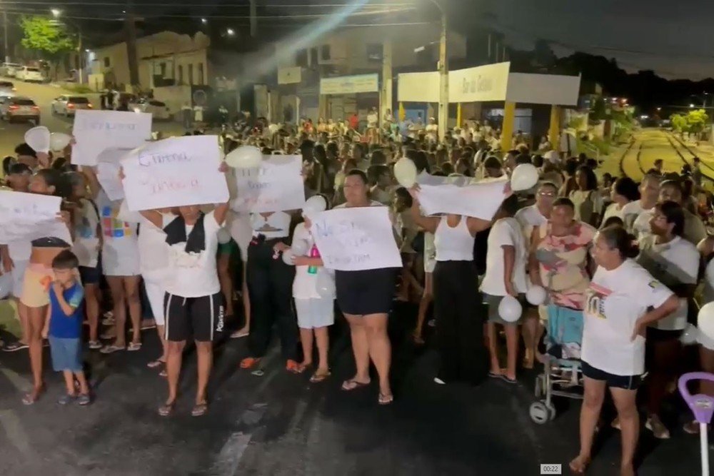 Moradores protestam após morte de mulher em comunidade em Natal