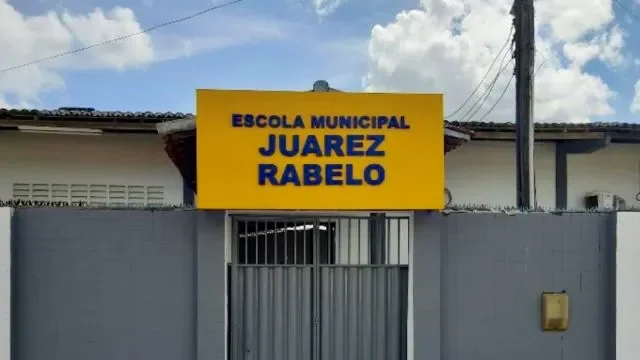 Professora é esfaqueada por aluna de 12 anos em escola de Canguaretama