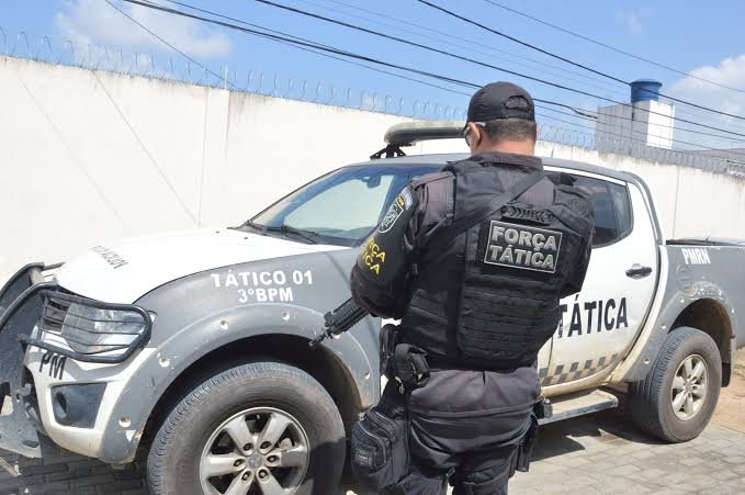 Suspeito de homicídio é resgatado de tortura pela PMRN após assassinato