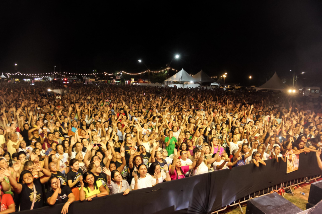 Festa da Padroeira de Parnamirim reúne milhares de fiéis
