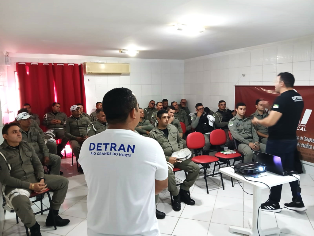 Detran qualifica policiais militares de Mossoró para identificar fraudes veiculares