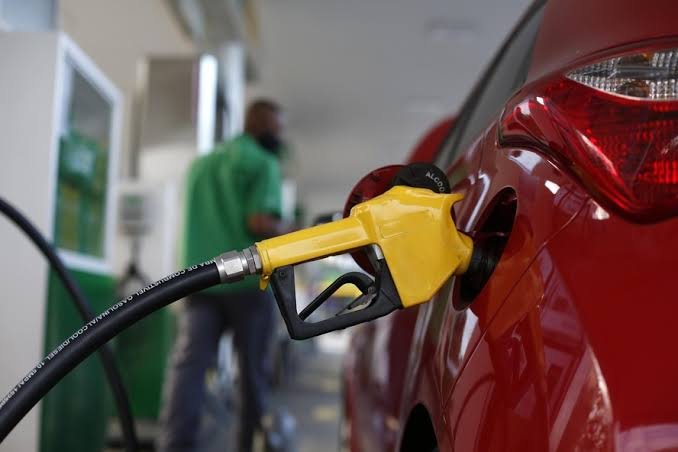 Preço médio da gasolina cai para R$ 6,07 no RN após redução da Petrobras, aponta ANP