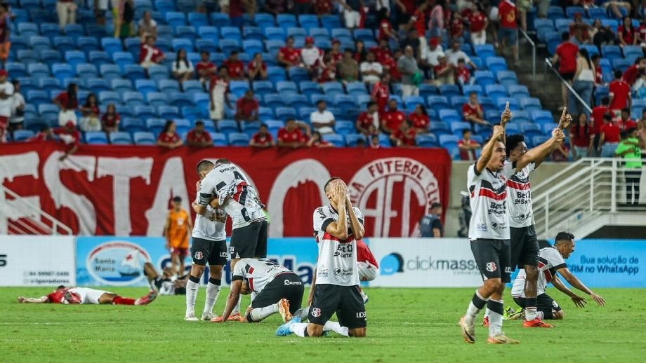 América empata com Santa Cruz e vê sonho do acesso à Série C chegar ao fim na Arena das Dunas
