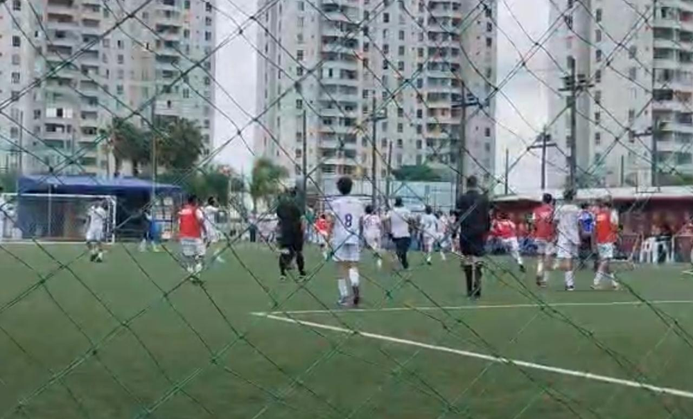 Confusão marca final dos Jerns em Natal: pais de atletas invadem campo e agridem jogadores e técnico