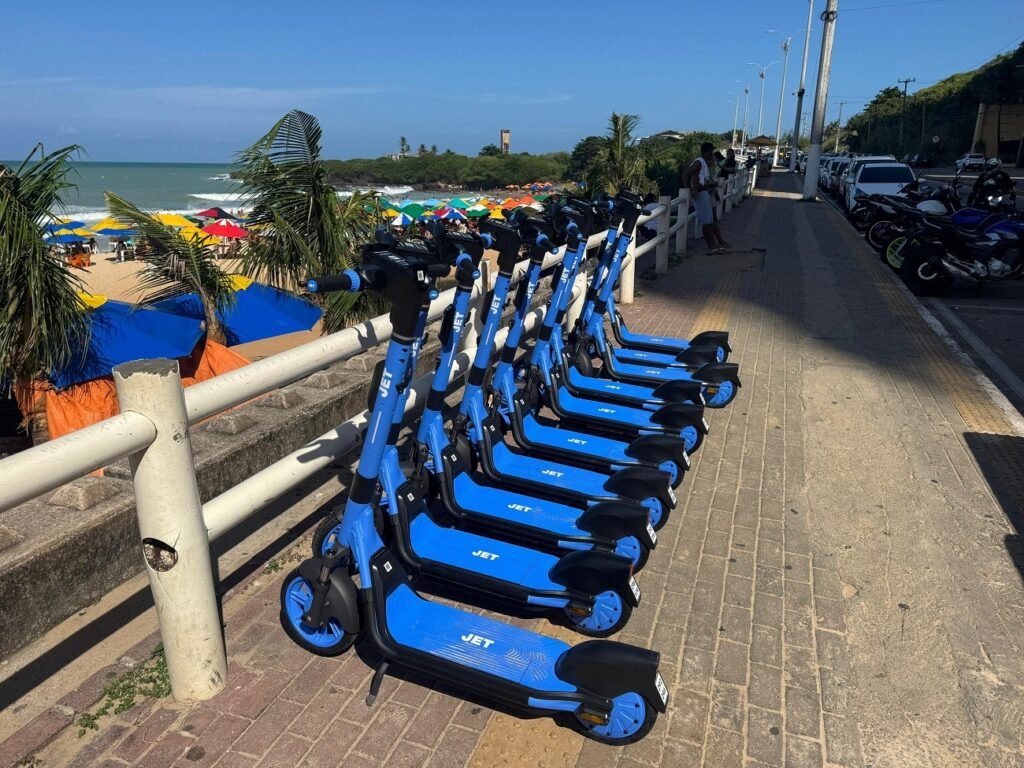 Patinetes elétricos começam a circular em Natal com registros de acidentes
