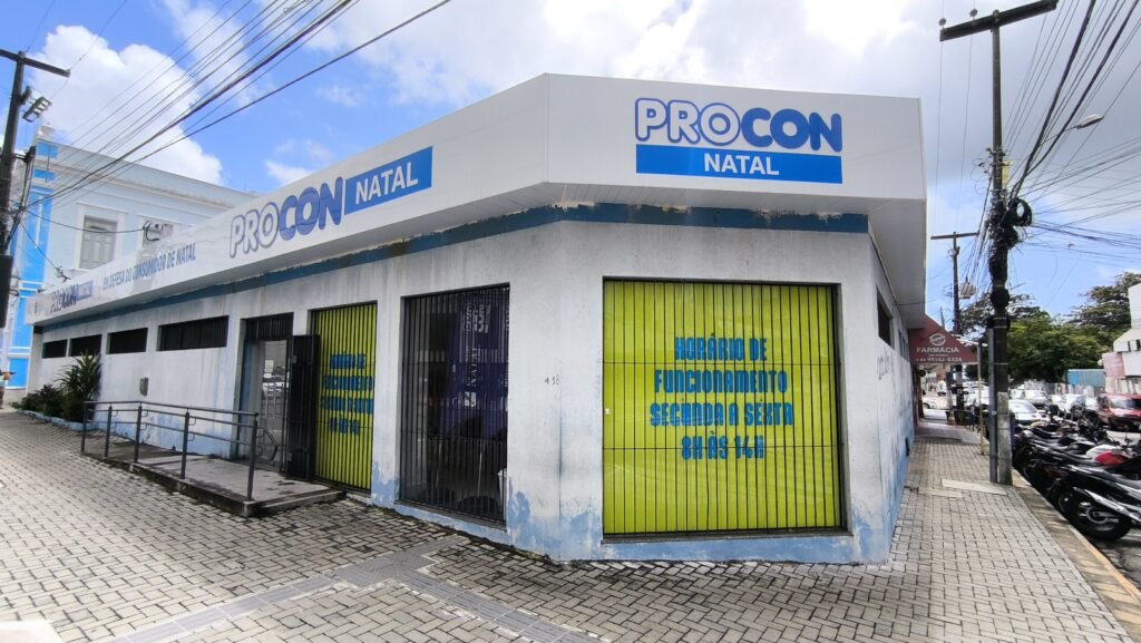 Procon Natal orienta consumidores e comerciantes sobre prevenção à falsificação de bebidas