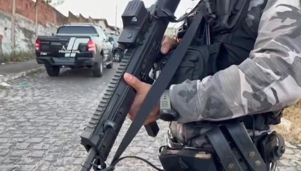 Polícia deflagra Operação “Território Seguro” para combater facções criminosas em ação integrada estadual e federal
