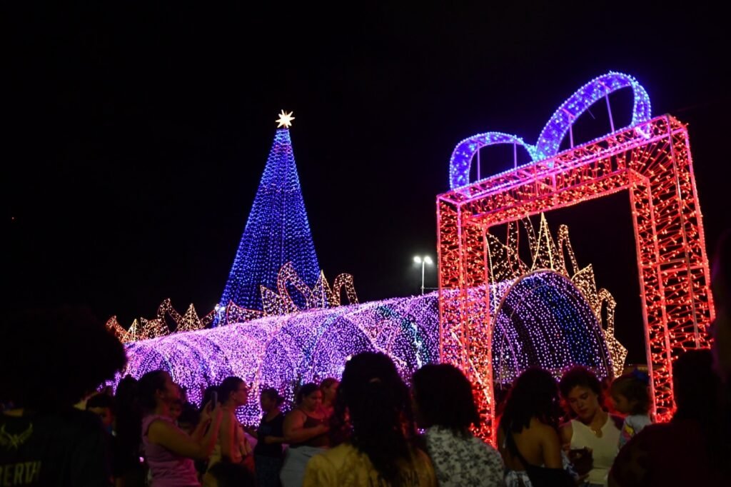 Prefeitura inaugura o 1º Polo Natalino da Zona Norte