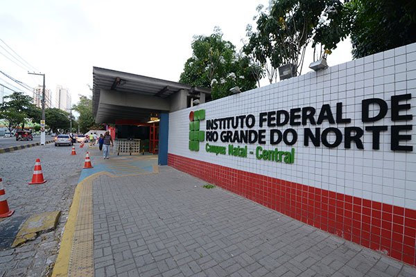 IFRN publica edital com mil vagas para estudantes no Programa PartiuIF 2026