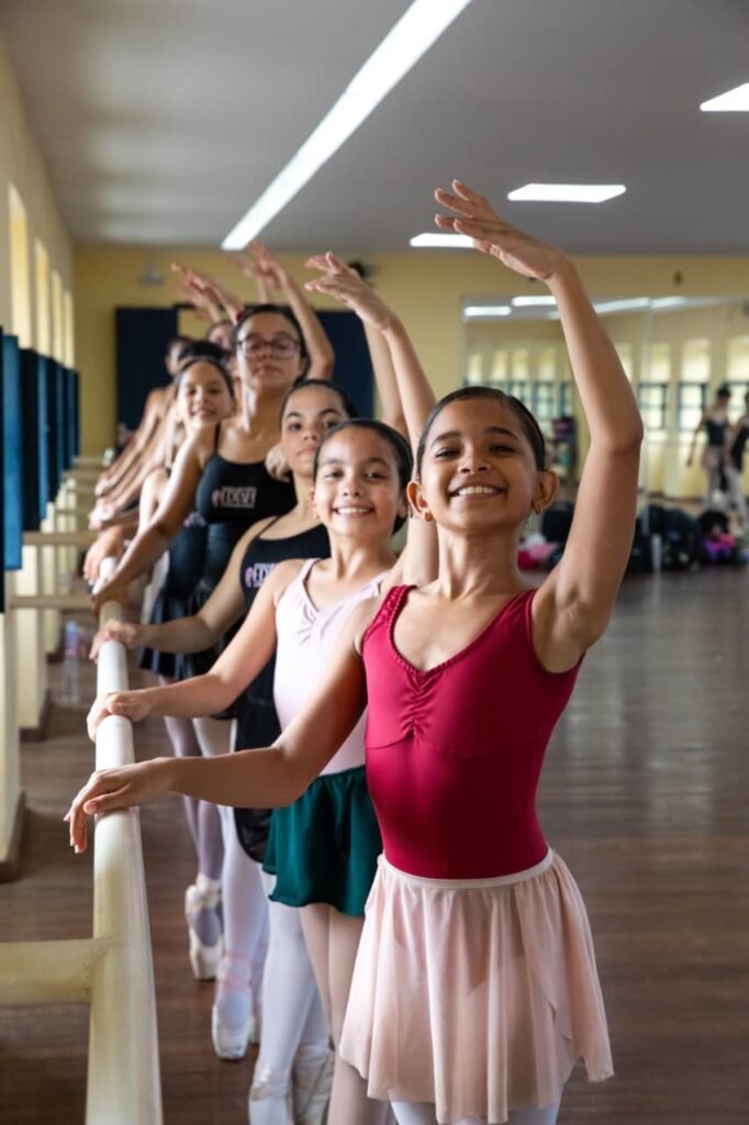 Bailarina potiguar conquista bolsa em universidade de dança na Alemanha