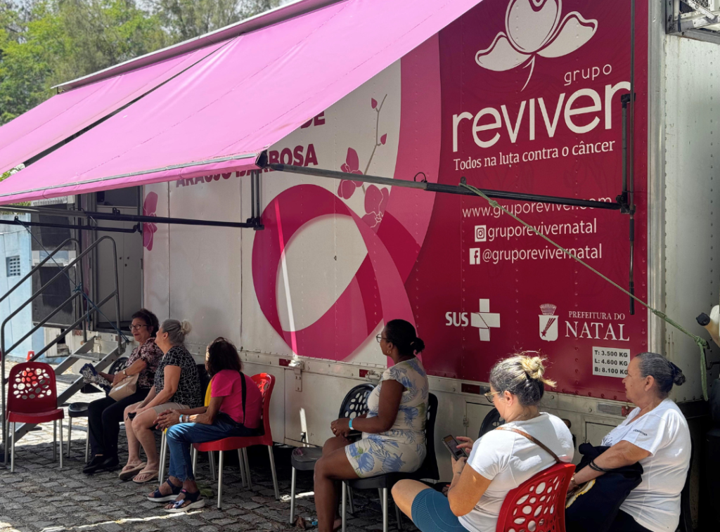Bairro Pajuçara recebe exame itinerante de mamografia
