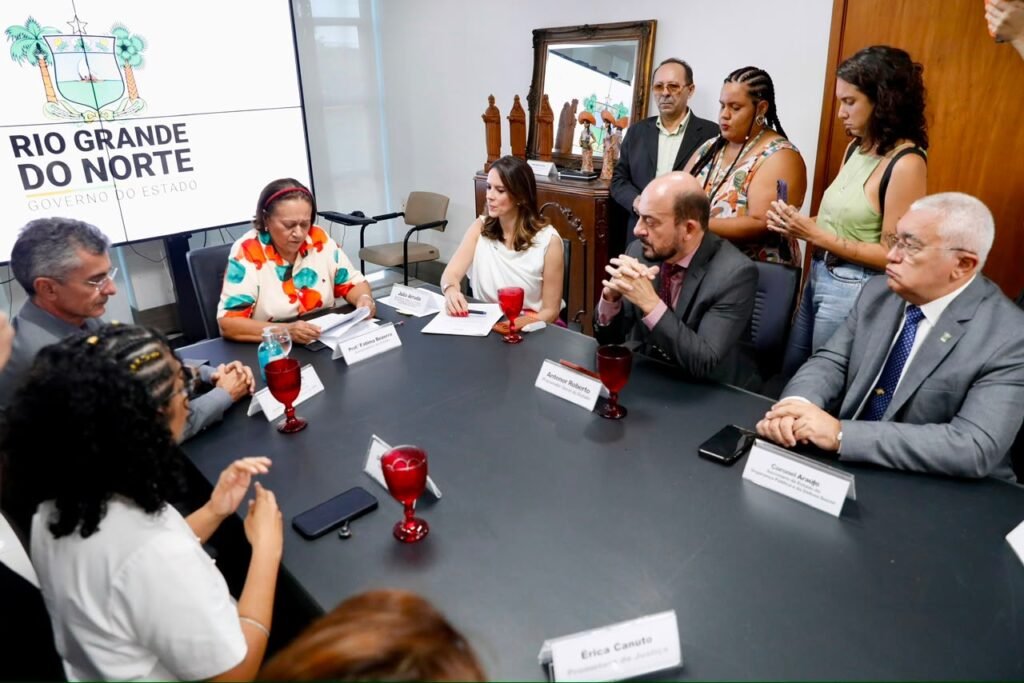 Governadora sanciona lei que veda promoção de agentes públicos acusados de feminicídio